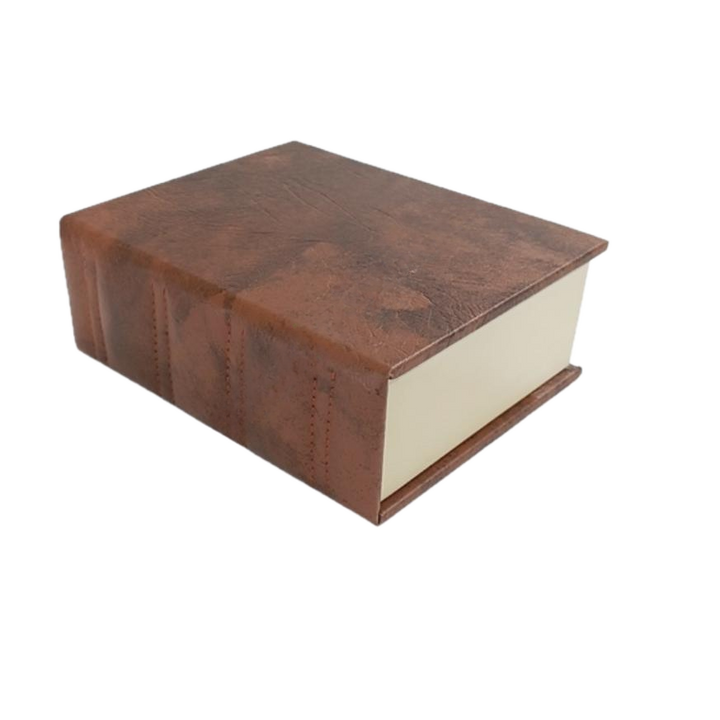 קופסת אחסון לשחמט דמוי עור - עיצוב ספר