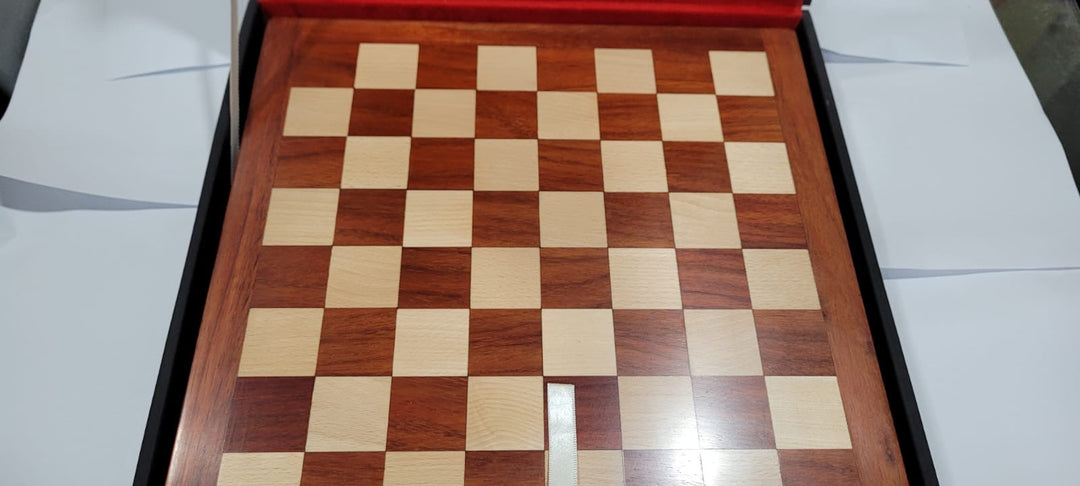 סט שחמט רשמי של אליפות העולם של פיד"ה - אדום חום