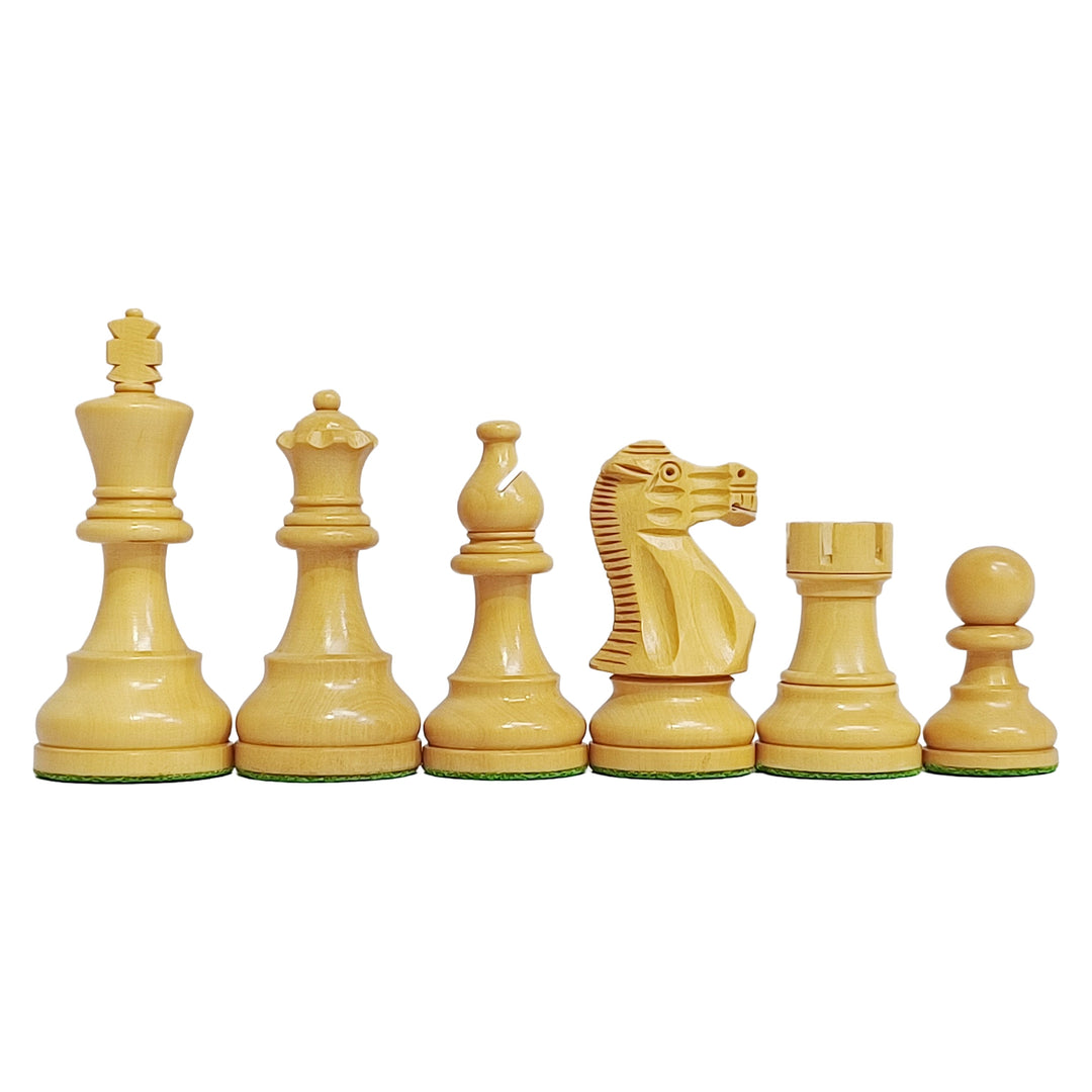 Professional Staunton chess pieces in boxwood, featuring king, queen, bishop, knight, rook, and pawn.