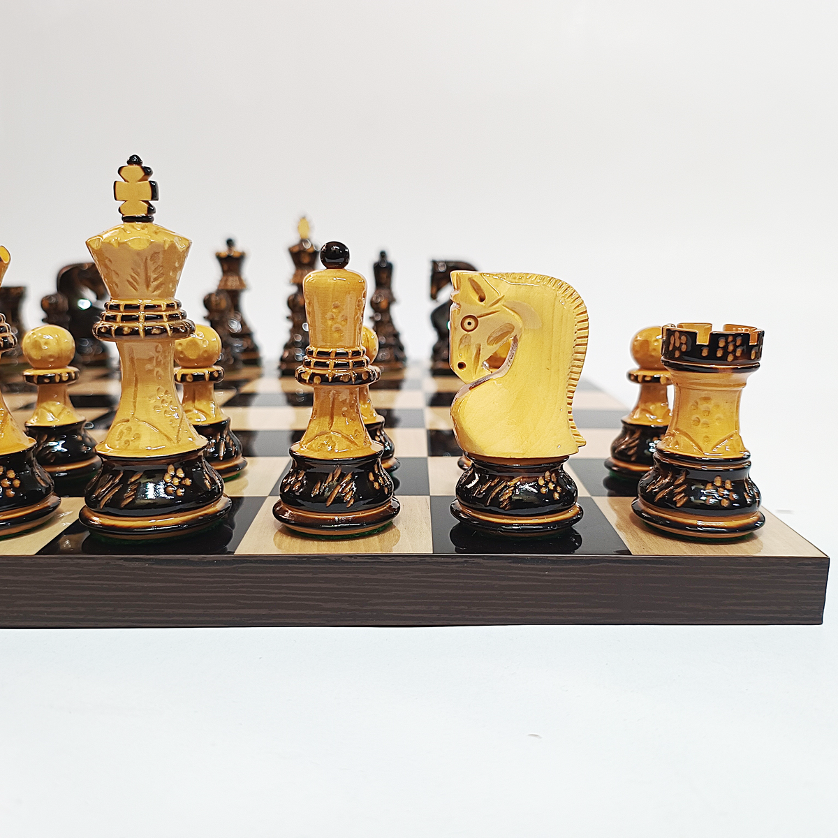 Russian Zagreb Burnt Hand-Carved Chess Set (3.9″ King) with 16″ Ebony & Maple Luxury Board – 50mm Squares My Chess Sets