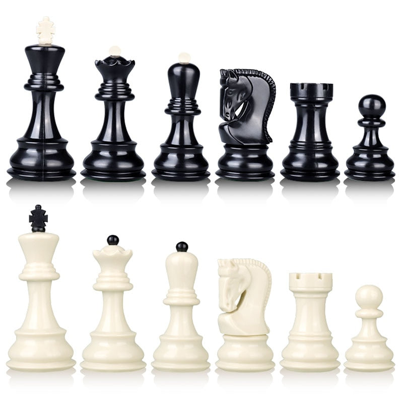 Large Chess Set (Black & White)My Chess Sets